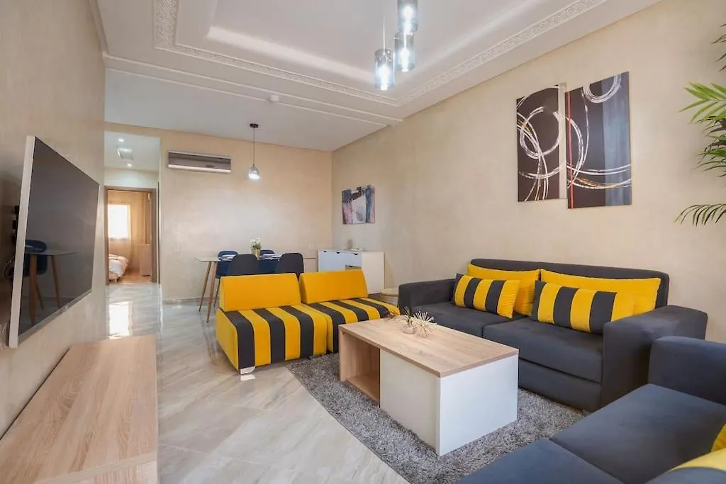 Spacious 2 Bedroom Flat With Wi-Fi, Pool And Parking Marrakesh Marocko